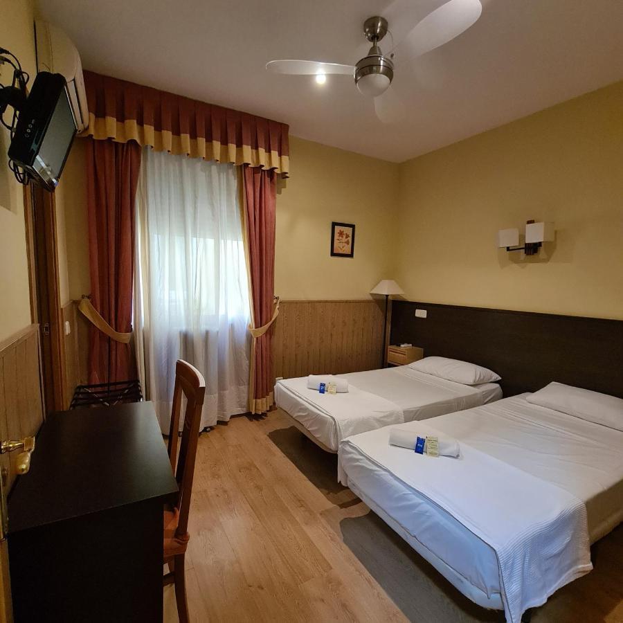 Hostal Oporto Madrid Eksteriør billede