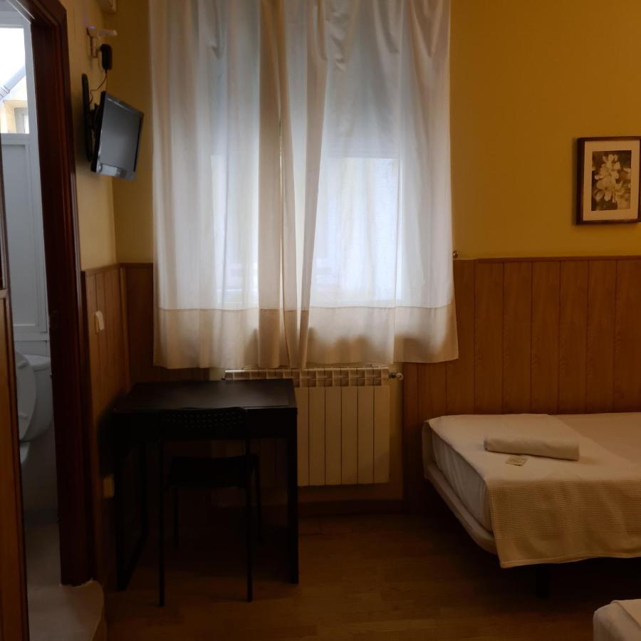 Hostal Oporto Madrid Eksteriør billede