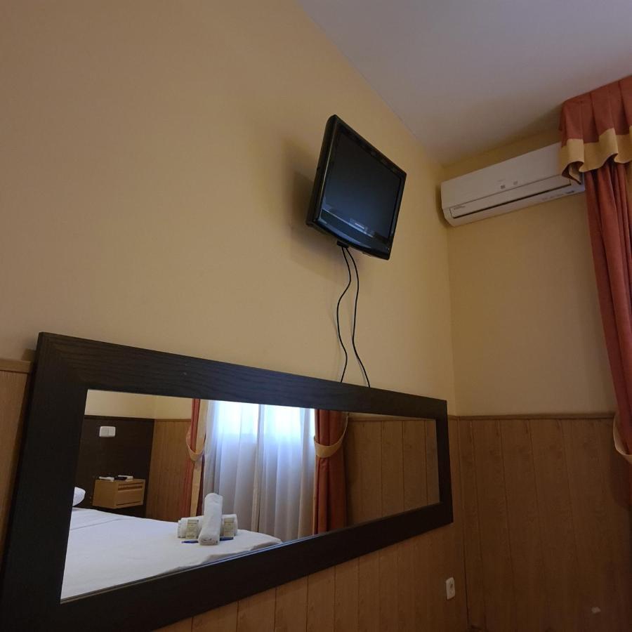 Hostal Oporto Madrid Eksteriør billede