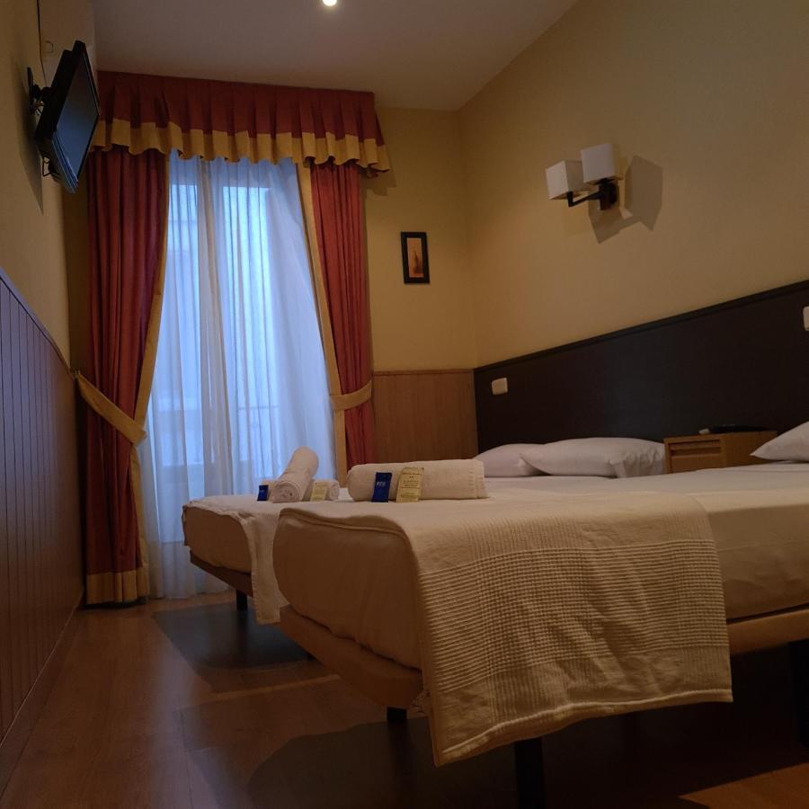 Hostal Oporto Madrid Eksteriør billede