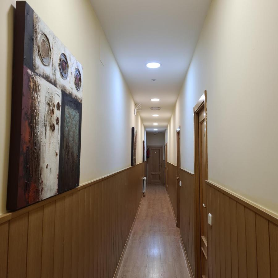 Hostal Oporto Madrid Eksteriør billede
