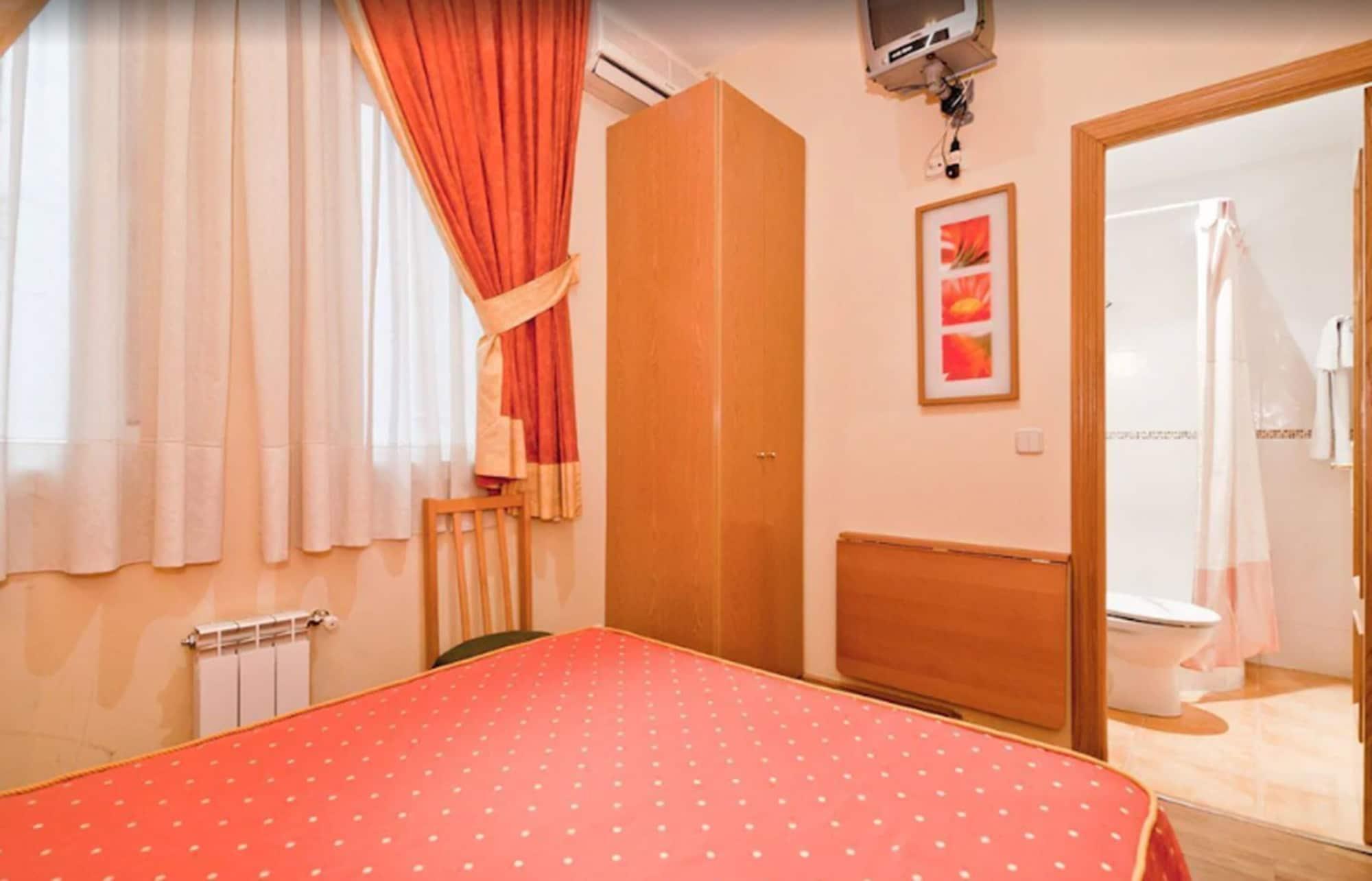 Hostal Oporto Madrid Eksteriør billede