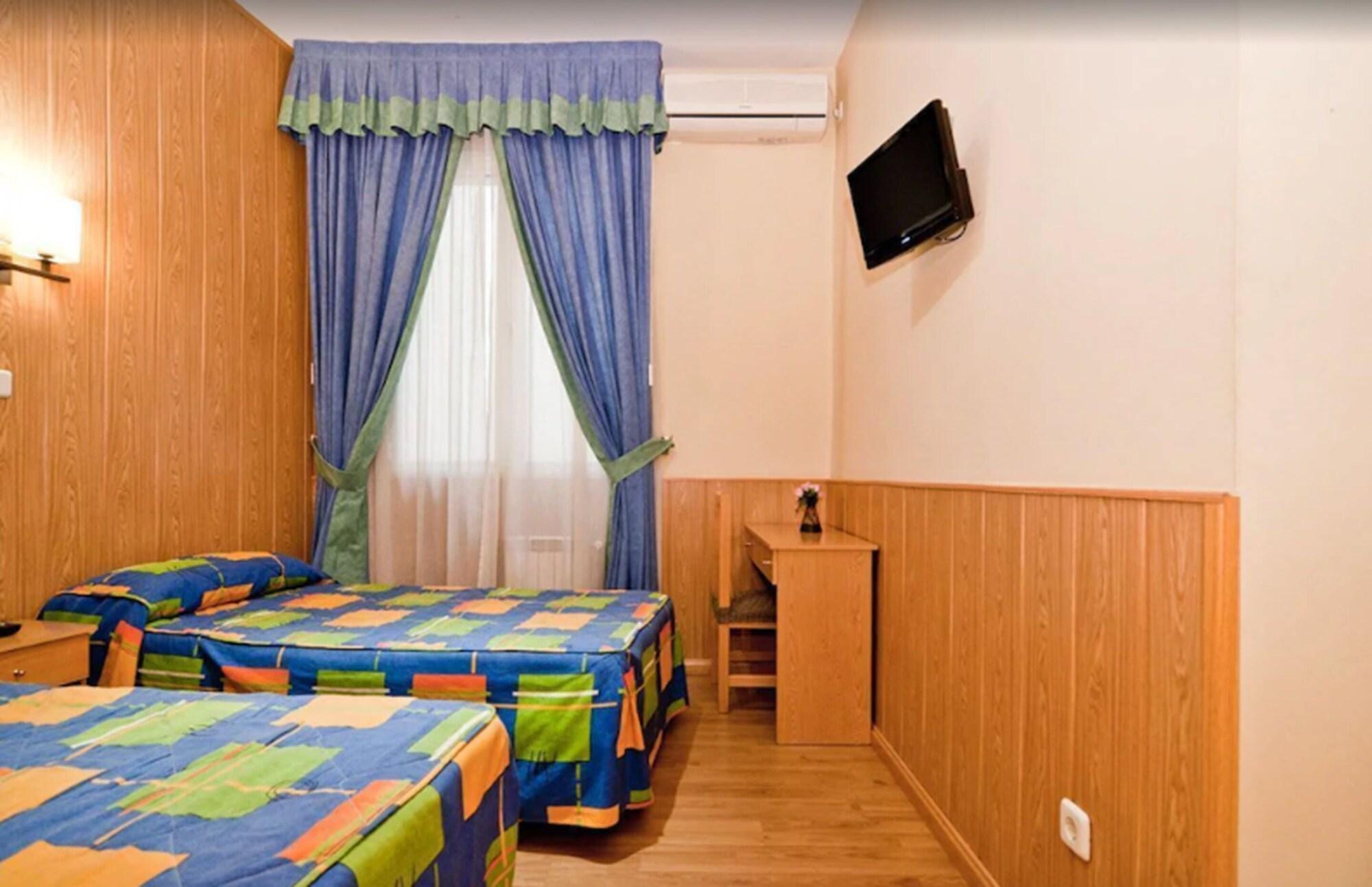 Hostal Oporto Madrid Eksteriør billede