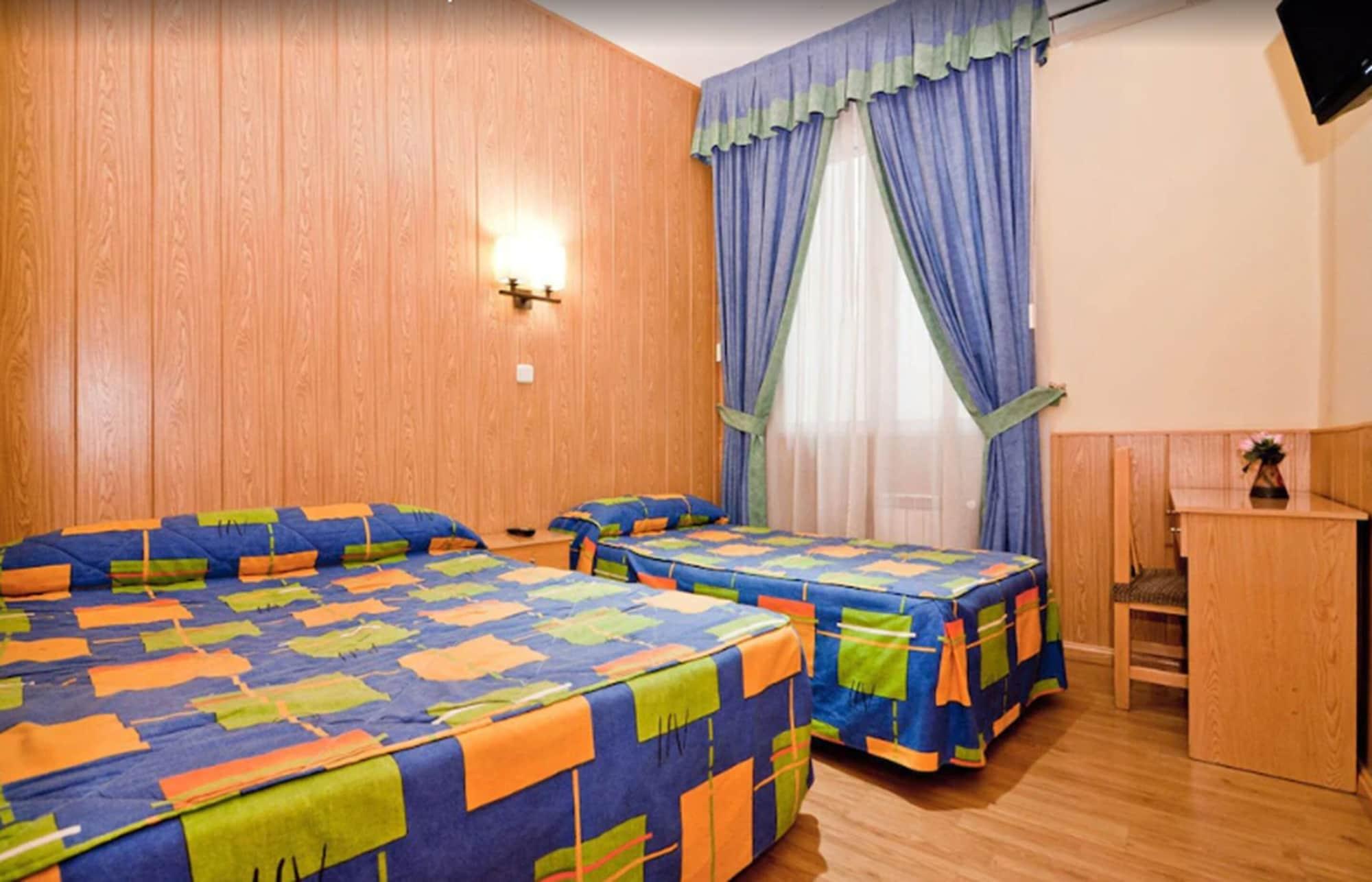 Hostal Oporto Madrid Eksteriør billede