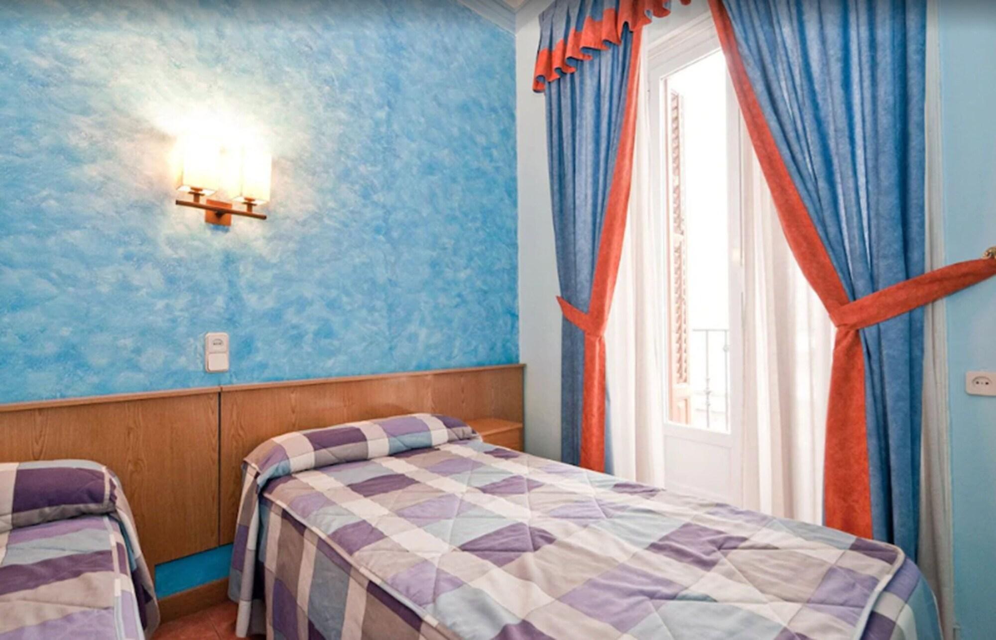 Hostal Oporto Madrid Eksteriør billede