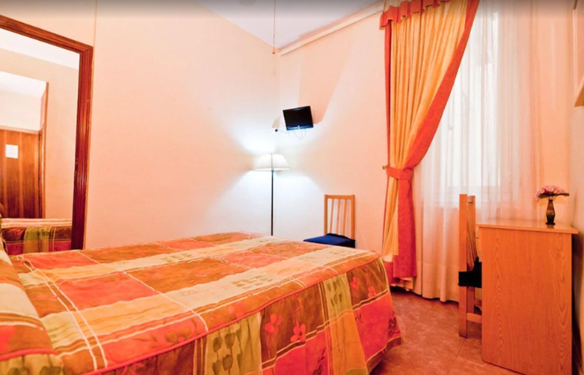 Hostal Oporto Madrid Eksteriør billede