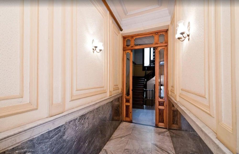 Hostal Oporto Madrid Eksteriør billede