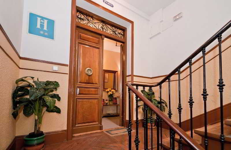 Hostal Oporto Madrid Eksteriør billede