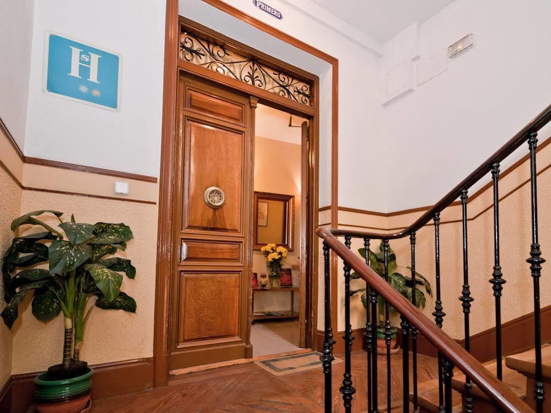 Hostal Oporto Madrid Eksteriør billede